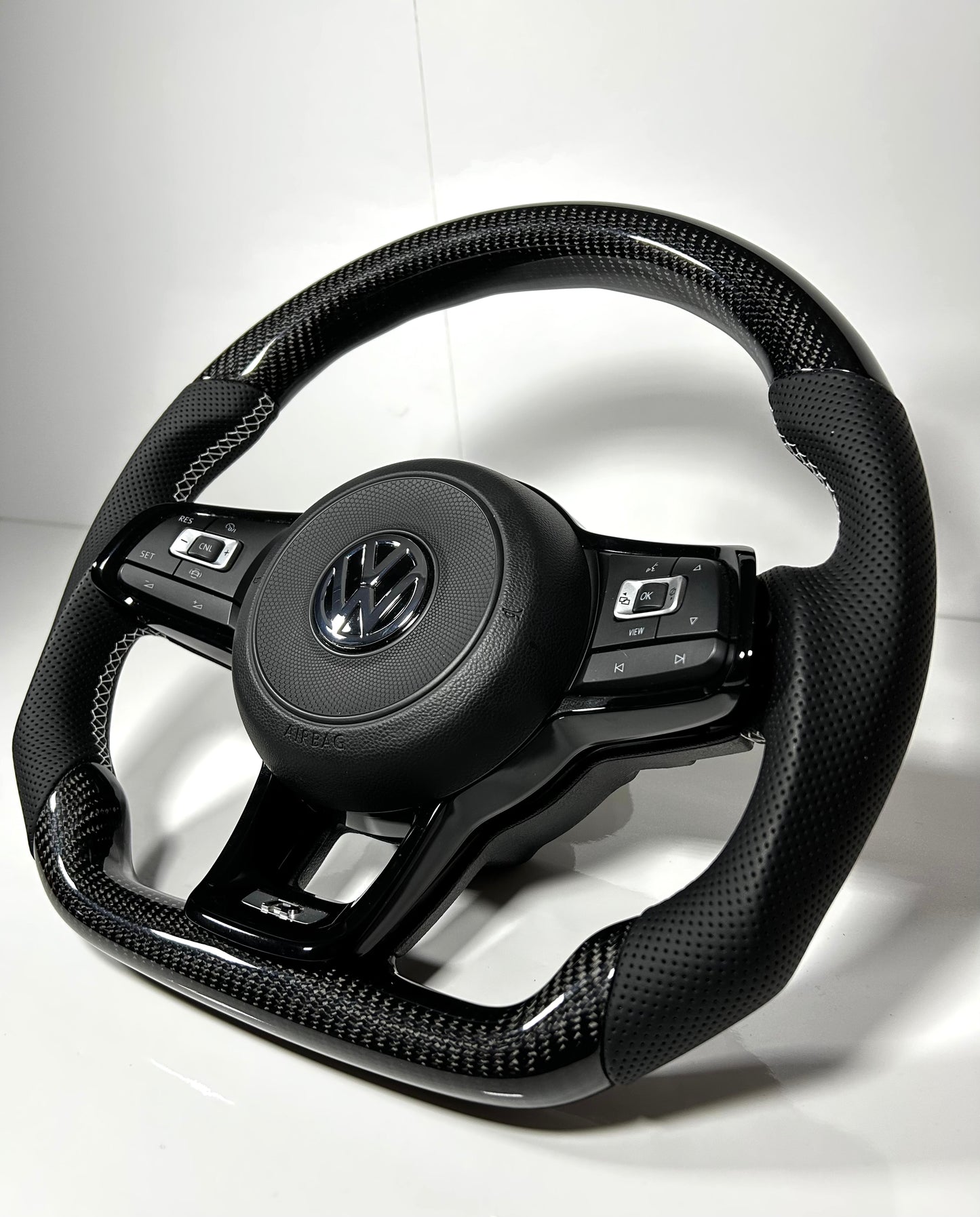 Volkswagen Golf Gti/R/GLI Mk7 Carbon steering wheel - JoFäB!