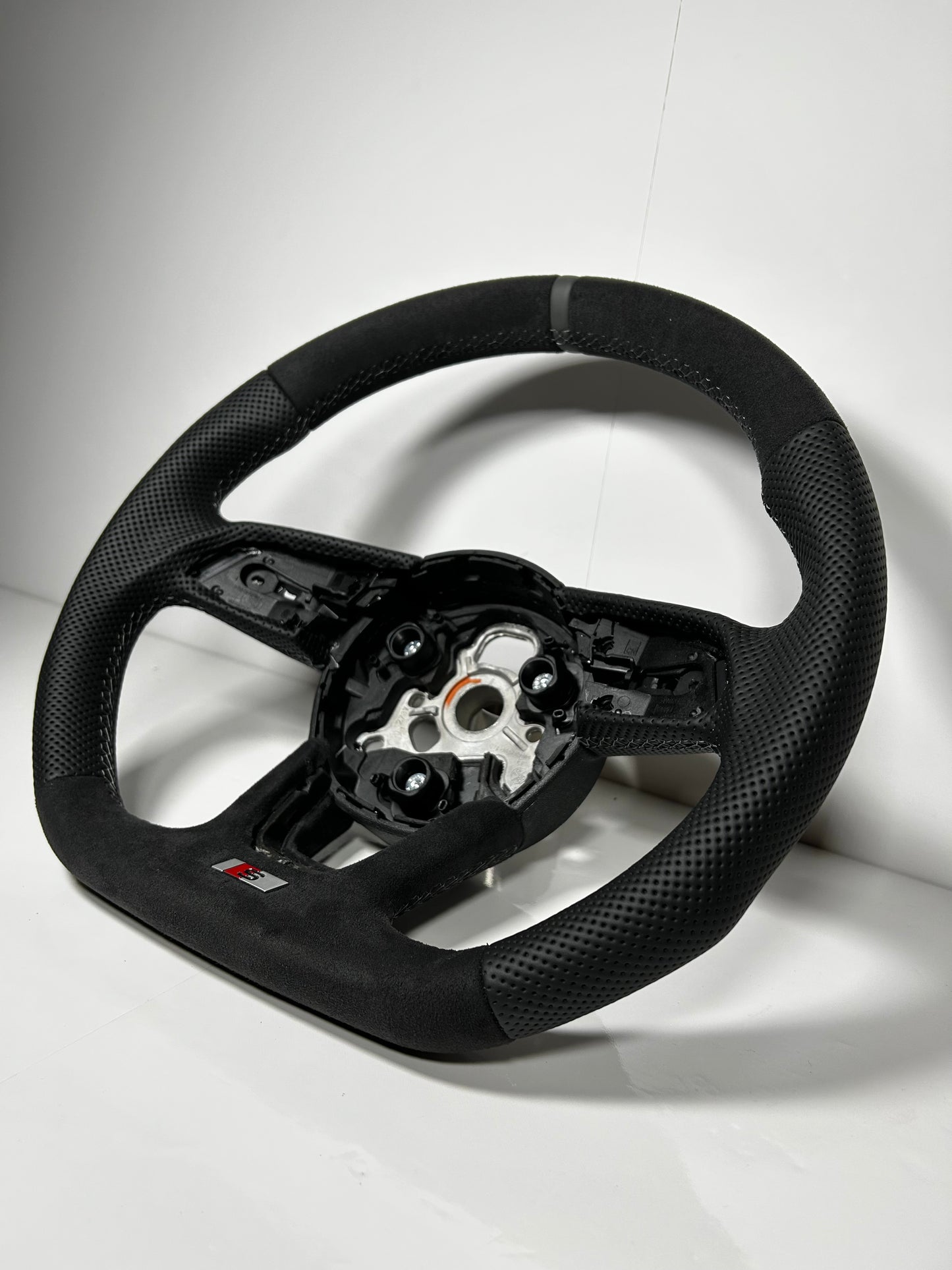 Audi A3/S3/RS3/A4/A5 2017-2021 Leather/Alcantara steering wheel DSG - JoFäB!